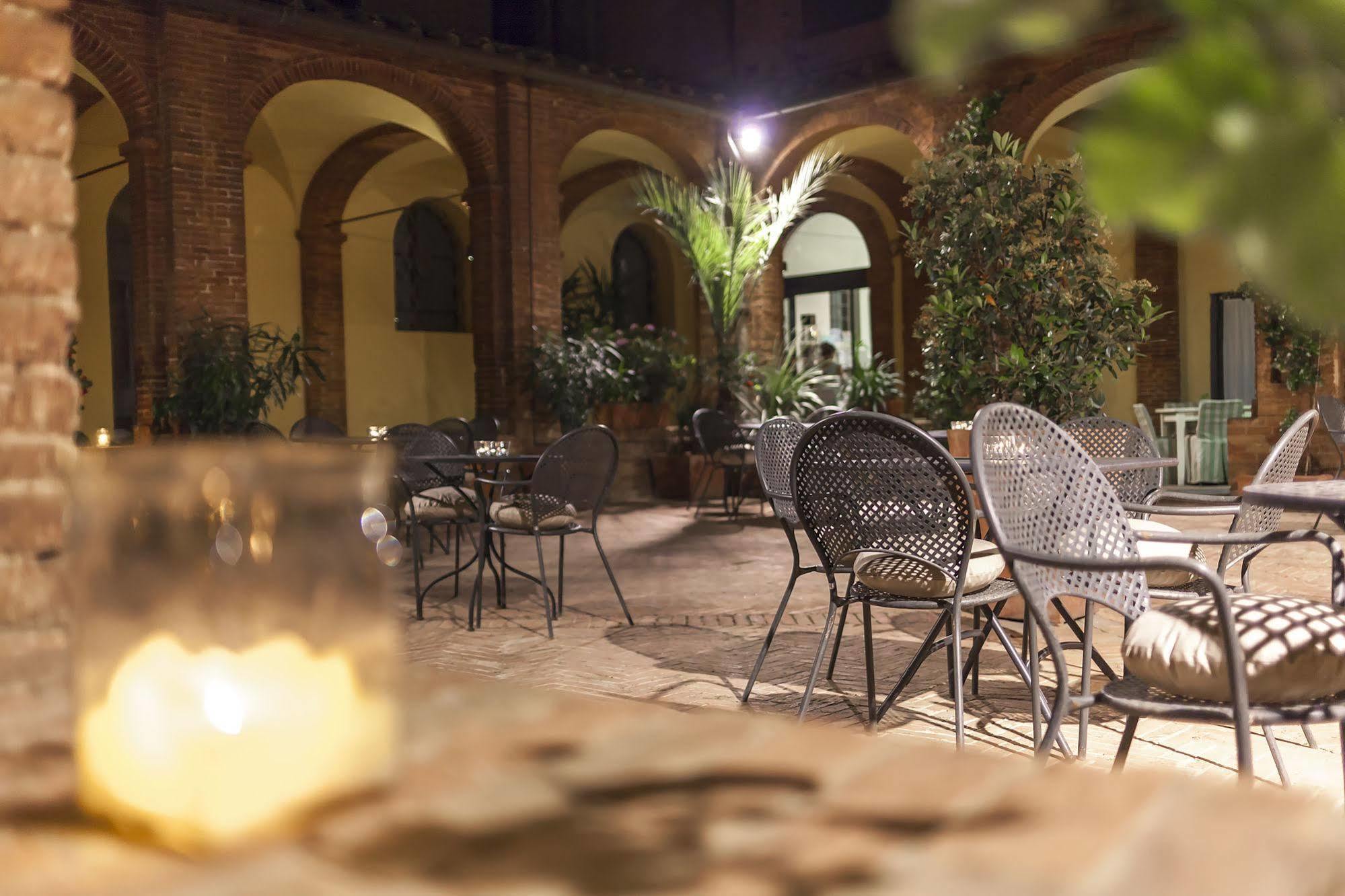 Hotel Il Chiostro Del Carmine Siena Exterior foto